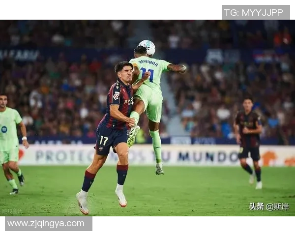 欧联杯精彩对决本菲卡逆转巴萨帽子戏法引发争议判罚热议